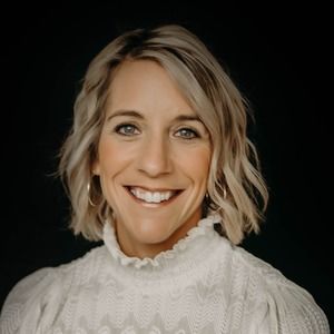 Meet your Posher, Marie-claude